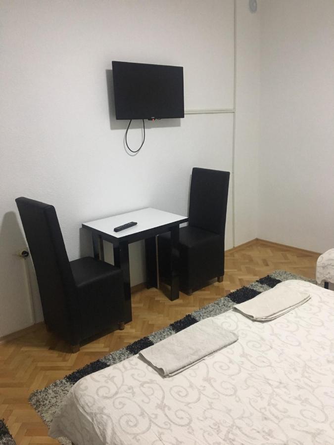 Majestic Rooms&Apartments 프릴레프 외부 사진